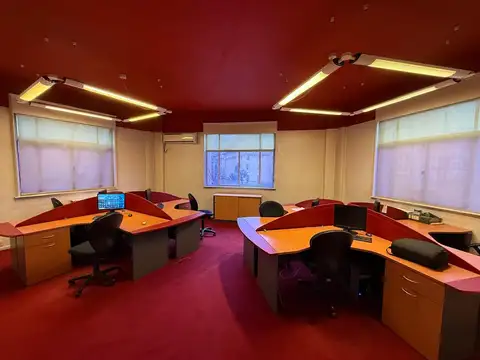 Oficina 5 ambientes con 1 baño