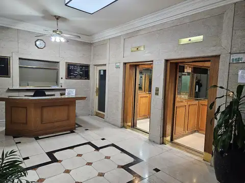 Oficina 5 ambientes con 1 baño