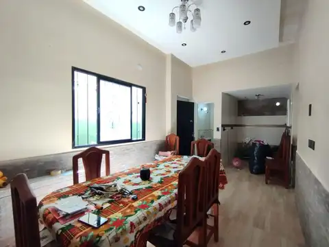 CASA 5 AMBIENTES VENTA FLORES