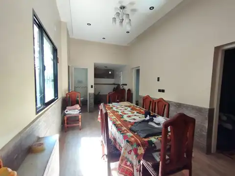 CASA 5 AMBIENTES VENTA FLORES