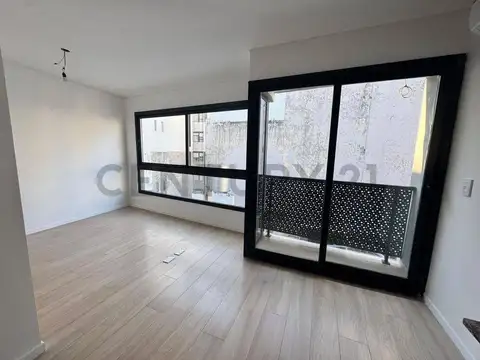 PARAGUAY 2000, Piso 4