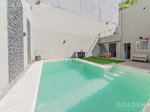 Casa 5 ambientes con 2 baños