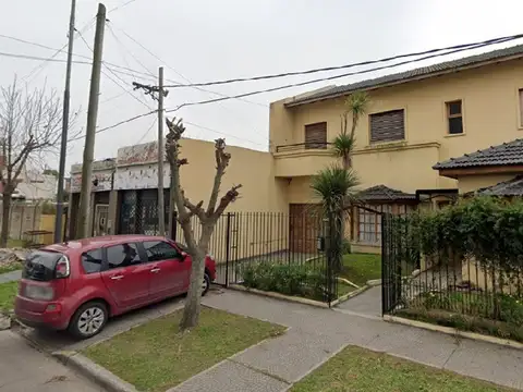 CASA EN VENTA GONNET 4 DORMITORIOS GARAGE