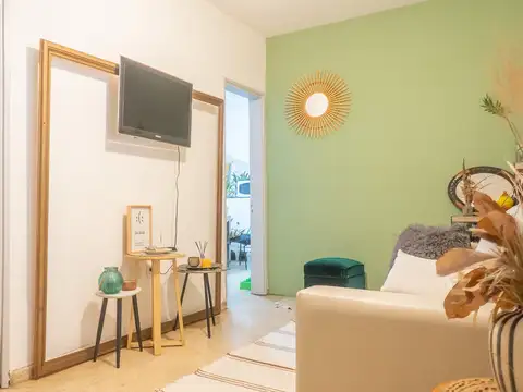 Venta casa frente 3 dormitorios cochera patio terraza pichincha