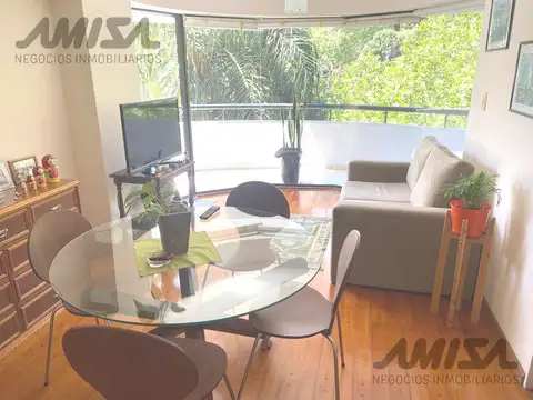 Semi-Piso a metros del río.