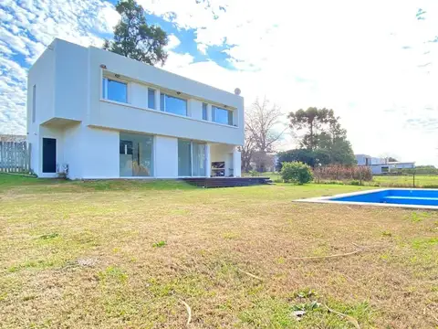 Bernardo de Irigoyen 100