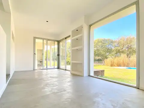 Casa 4 ambientes con 3 baños