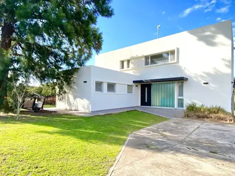 Venta Casa 3 Dormit. y Depend. Pileta San Matías