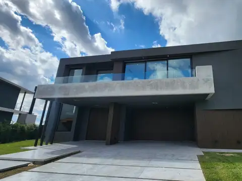 Casa en Venta de 5 dormitorios