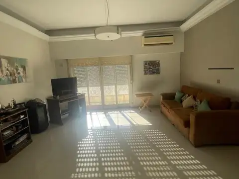 HERMOSO PH 3 AMB.O 4 AMB.1º PISO POR ESCALERA AL FRENTE CON PATIO QUINCHO TERRAZA