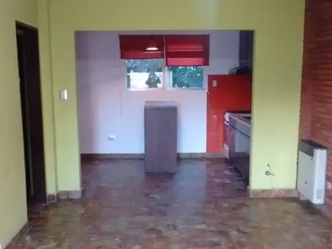 2 DEPARTAMENTOS + 3 LOCALES COMERCIALES + 100 MTRS LIBRES 