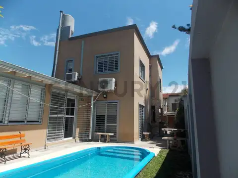 Casa 3 ambientes con 2 baños