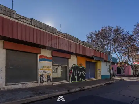 Local en Venta 84 años