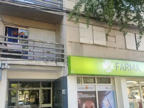 Departamento 27 de Febrero al 2100   esquina Bv. oroño,  2 dormitorios, externo, balcon