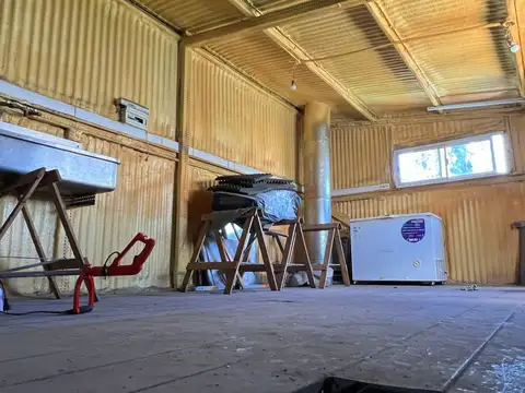 Av. Pres. Arturo U. Illia 9600