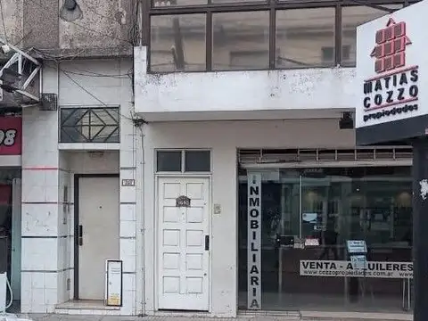 Amplia Oficina en alquiler a 50 Mts de Av. San Martin
