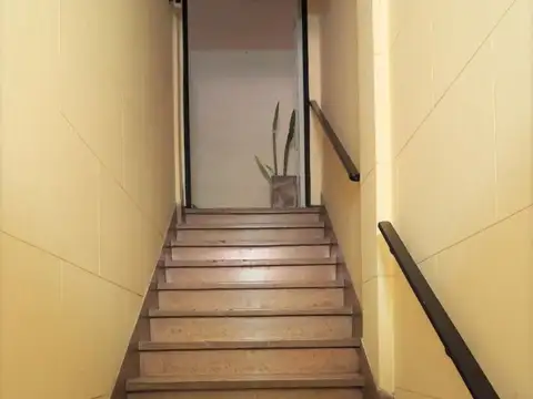 Dr. Amadeo Sabattini 4600, Piso 1