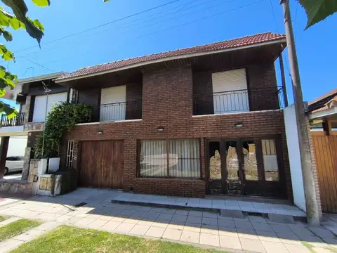 Venta en block Departamentos + Local Necochea