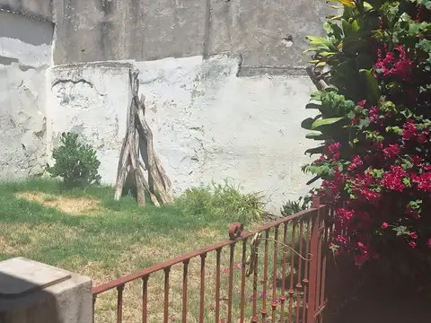 Depto Tipo Casa en Venta en Pompeya, USD 120.000