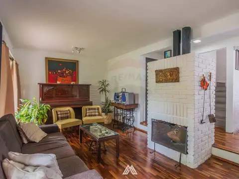 Venta Casa 4 Dorm., 2 b., cohchera - Parque Batlle