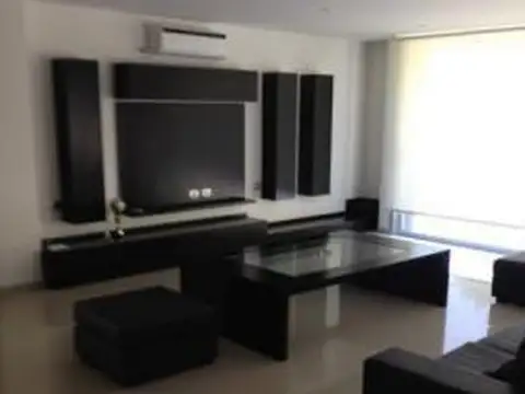 Casa - Barrio Parque Leloir