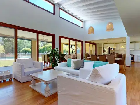 CASA EN VENTA CAMPO DE ROCA 1 CON 5 DORMITORIOS