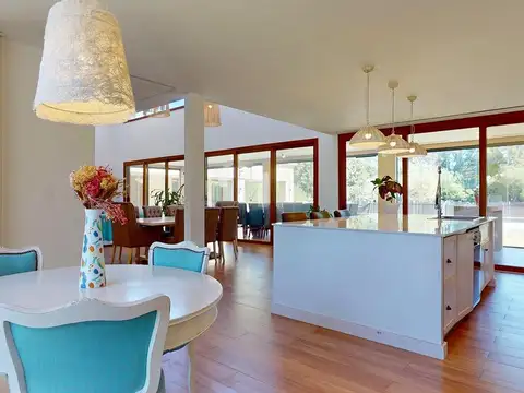 CASA EN VENTA CAMPO DE ROCA 1 CON 5 DORMITORIOS