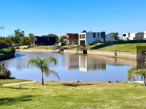 Terreno en Venta en Barrio Nautico Canal, USD 175.000
