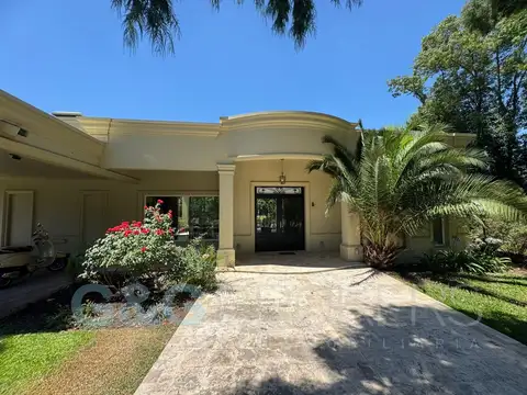 Au Acceso Oeste Km 42, Moreno