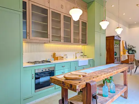 VENTA - CASA AL FRENTE 3 DORMITORIOS CON PATIO, TERRAZA Y PILETA - PICHINCHA