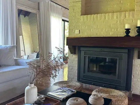 Casa en Venta con 1 cochera