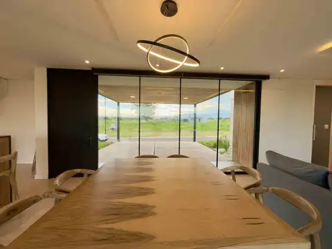 CASA 2 DORM A ESTRENAR LA VERBENA CON PILETA