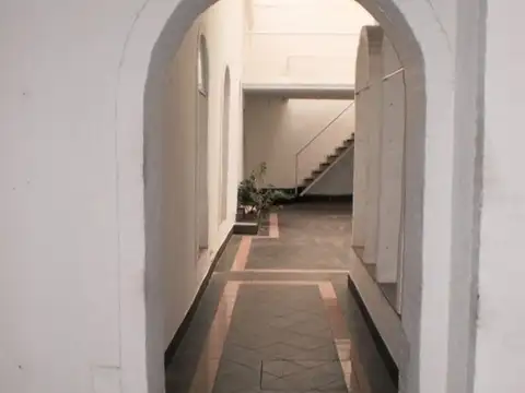 "Importante local comercial en excelente Zona"