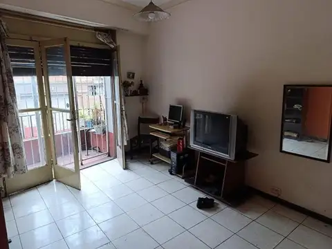 Depto Tipo Casa en Venta 70 años