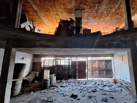 Local en Venta en Villa Gobernador Galvez, USD 123.000