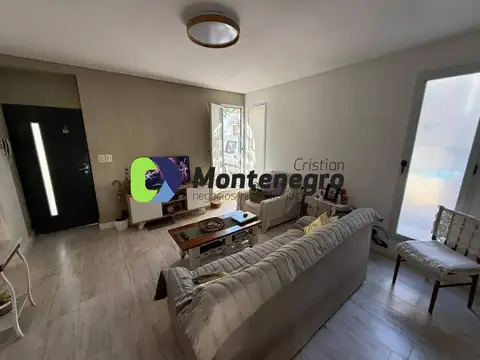 Casa 4 ambientes con 2 baños