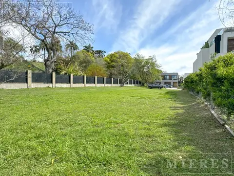 Terreno en Venta de 877,0 m2