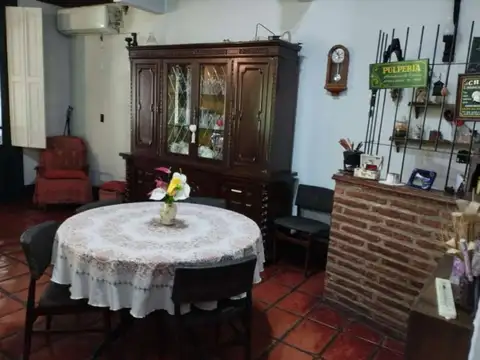 MORON - ZONA UNIVERSIDAD - APTO CREDITO - CASA 4 AMB. + FONDO LIBRE 350 m2 + GARAGE - OPORTUNIDAD !