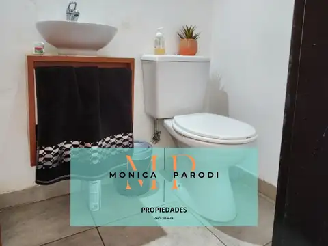 Casa en Alquiler con 2 cocheras