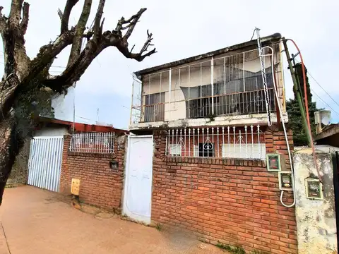 VENTA CASA A REFACCIONAR-MULTIFAMILIAR