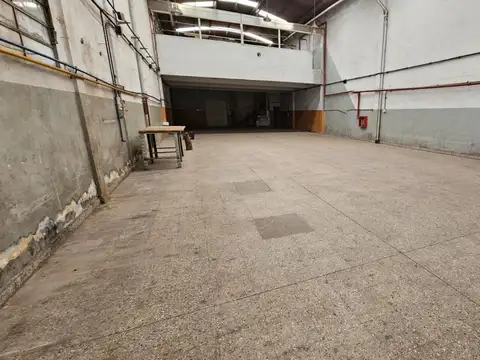 Galpon en Alquiler 46  mts Fondo