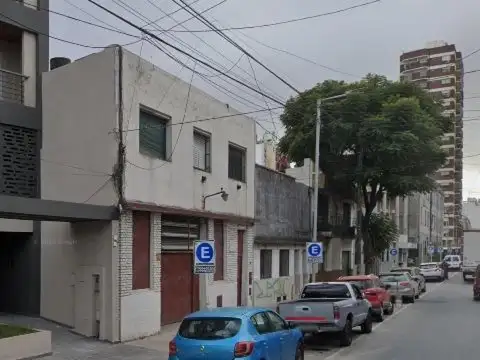 Alsina e/ Juan Bautista Palaá y Avenida Manuel Belgrano