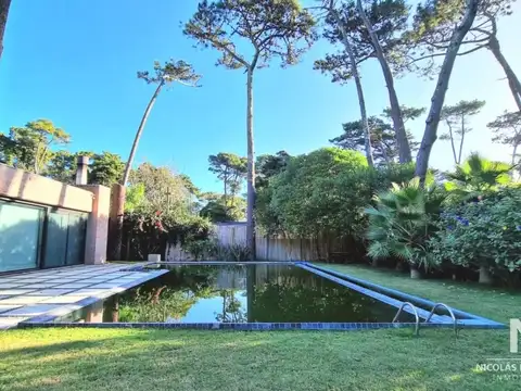 Hermosa casa de 4 dormitorios en venta en San Rafael, con barbacoa y piscina.