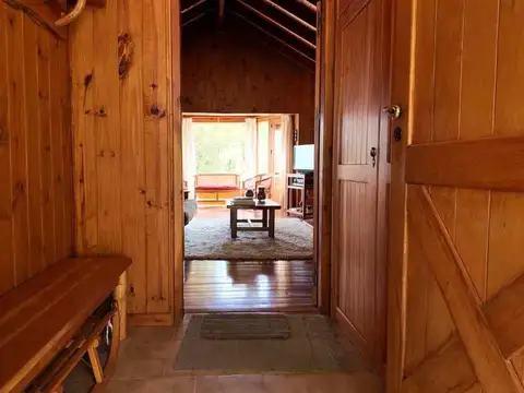 Casa 4 ambientes con 2 baños