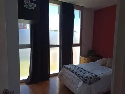 Casa en Venta con 4 cocheras