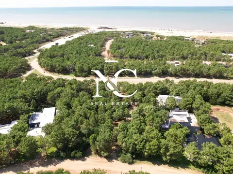 Terreno lote en venta en Costa Esmeralda arbolado