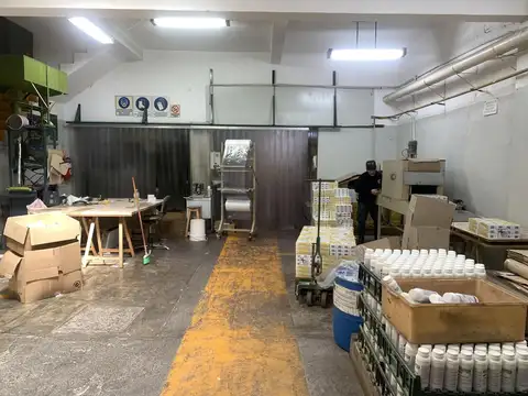 Galpon en Venta 44  mts Fondo