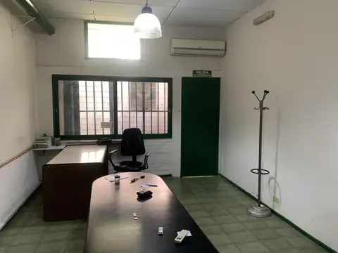 Depósito en  Munro a 30 mts de la Av Velez Sarsfield