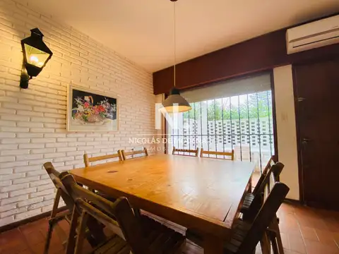 Casa 4 ambientes con 2 baños