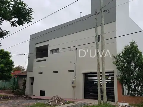 518 e/ 169 BIS y 170 7400, Piso pb